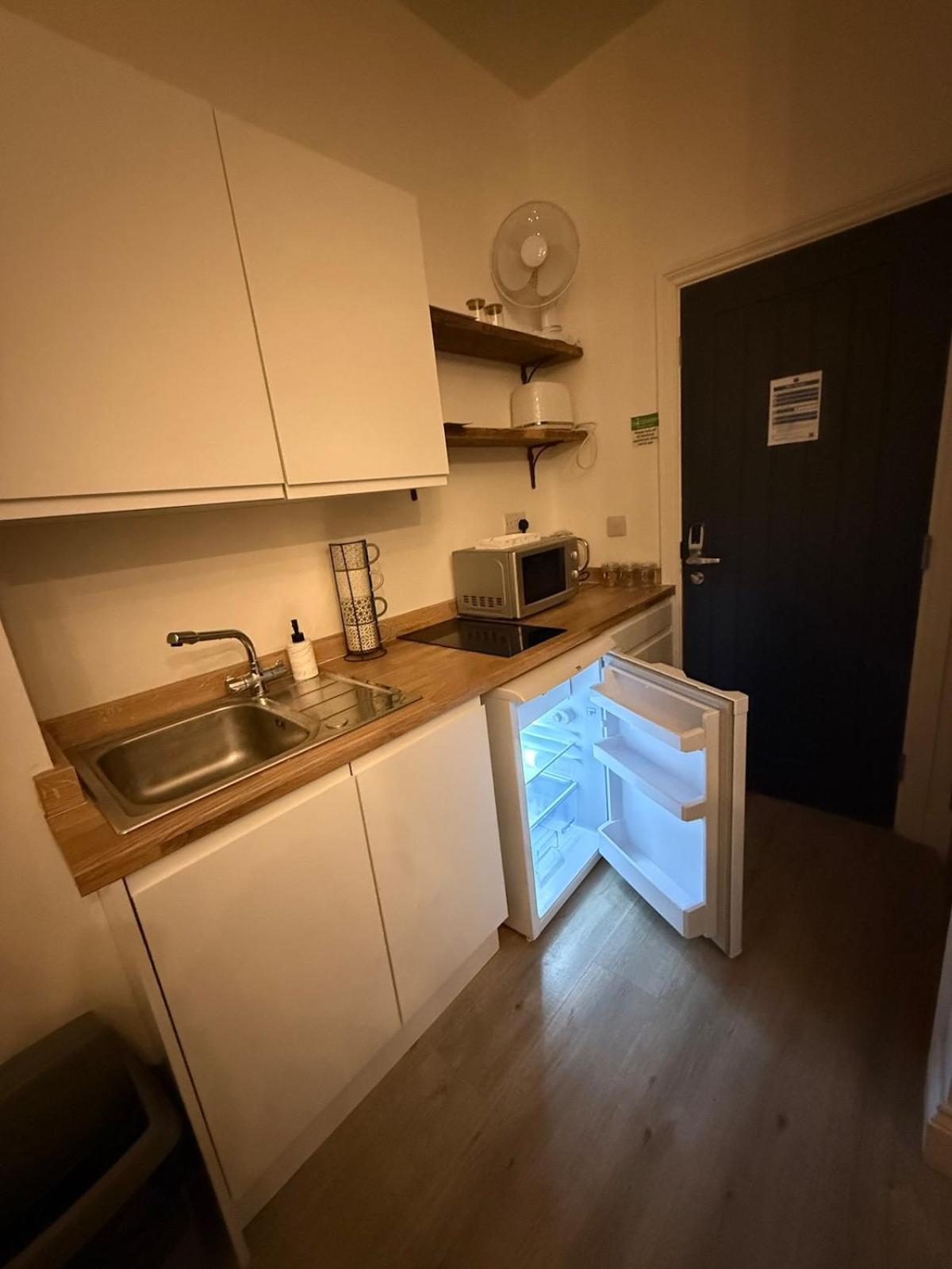 Seaside Studio Apartment Weston-super-Mare Buitenkant foto